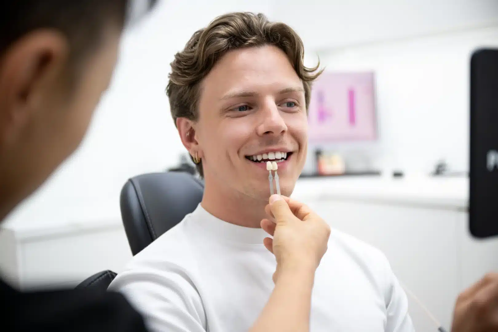who is the best cosmetic dentist for veneers in Sydney CBD